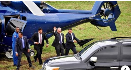 Helicóptero donde viajaba el presidente Medina aterriza de emergencia en Nagua