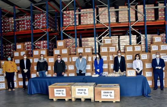 CONEP hace entrega al Gobierno dominicano de pruebas y equipos para detección del coronavirus