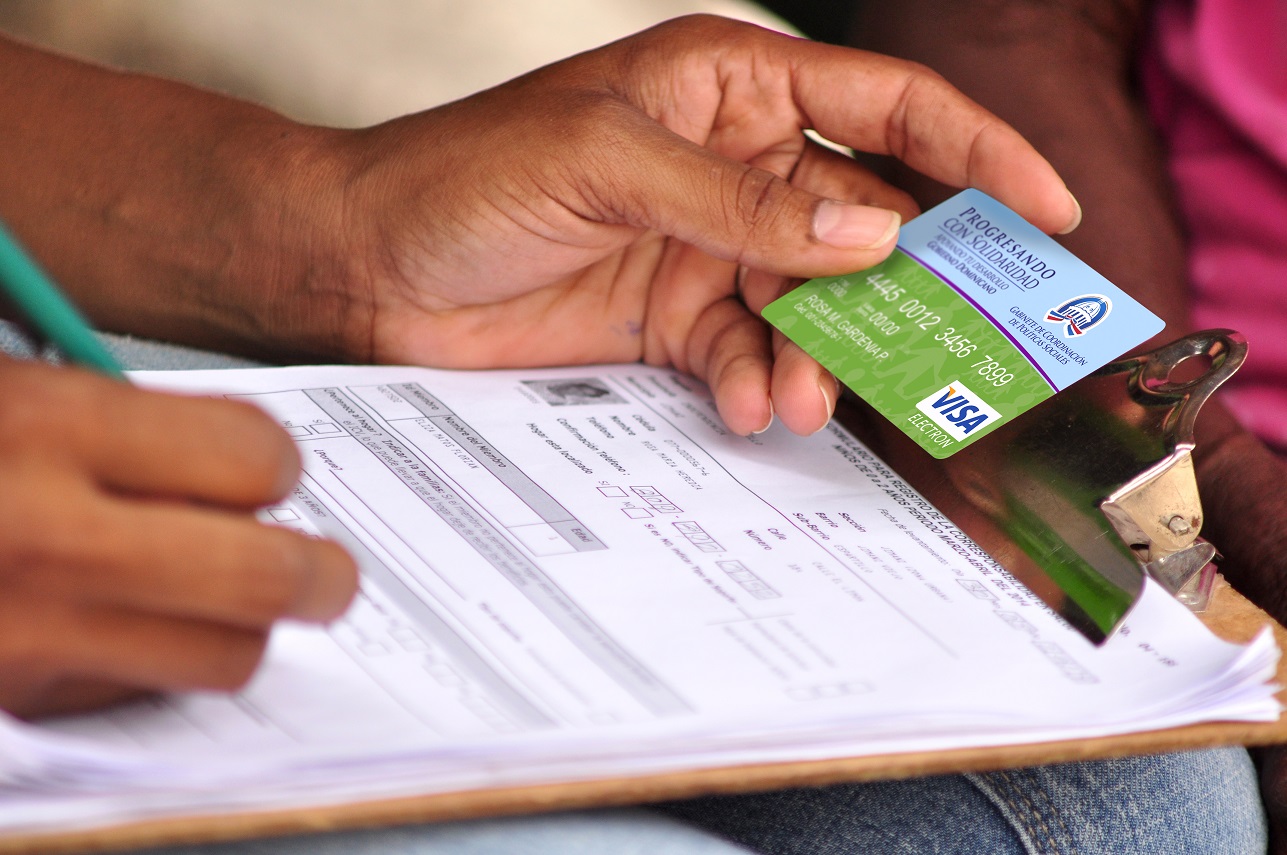 Gobierno pide a nuevos beneficiarios de tarjeta solidaridad esperar llamada