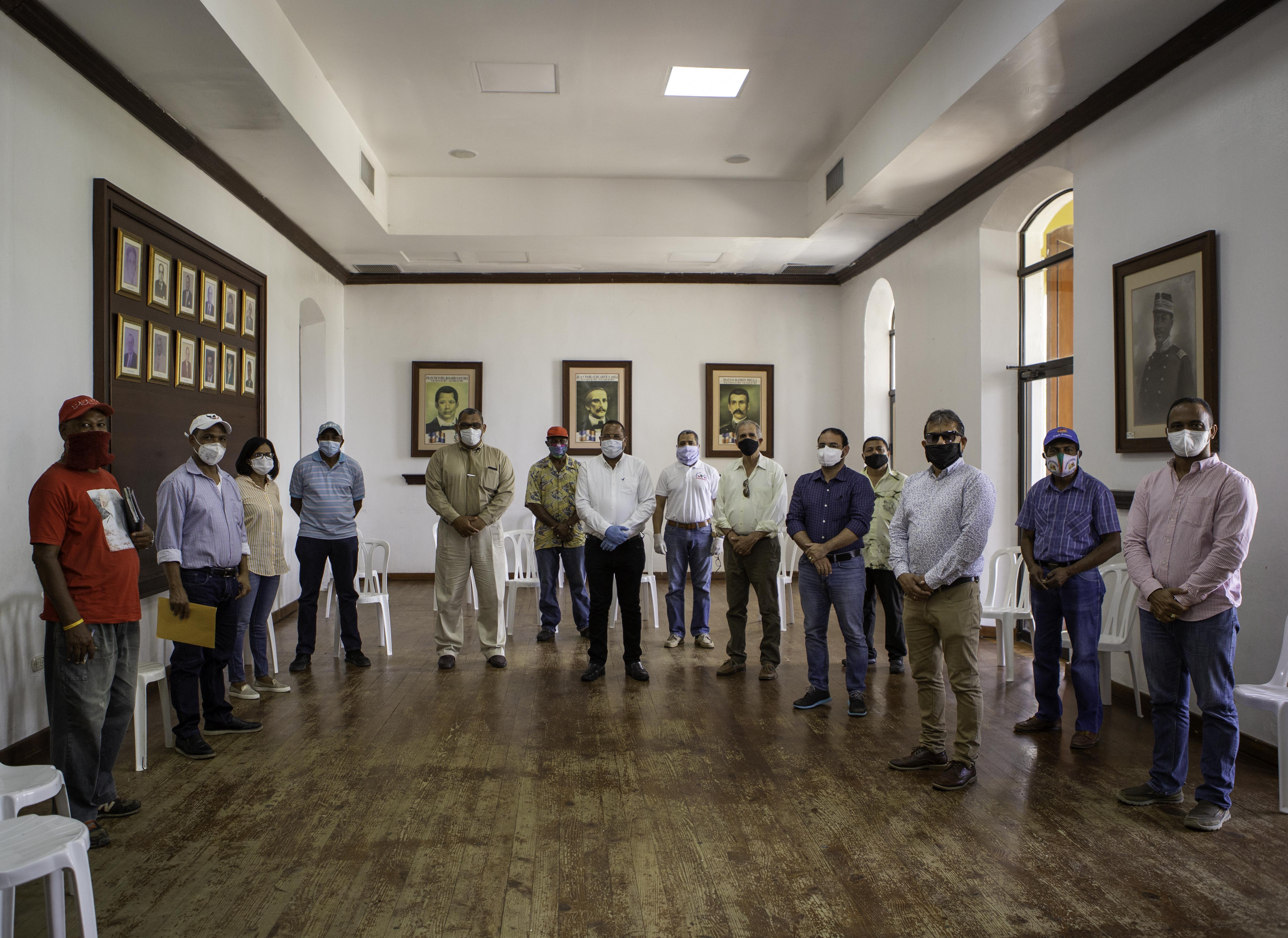 Alcaldía de Puerto Plata emprende labores de organizar e higienizar Mercado Público, pide colaboración de mercaderes