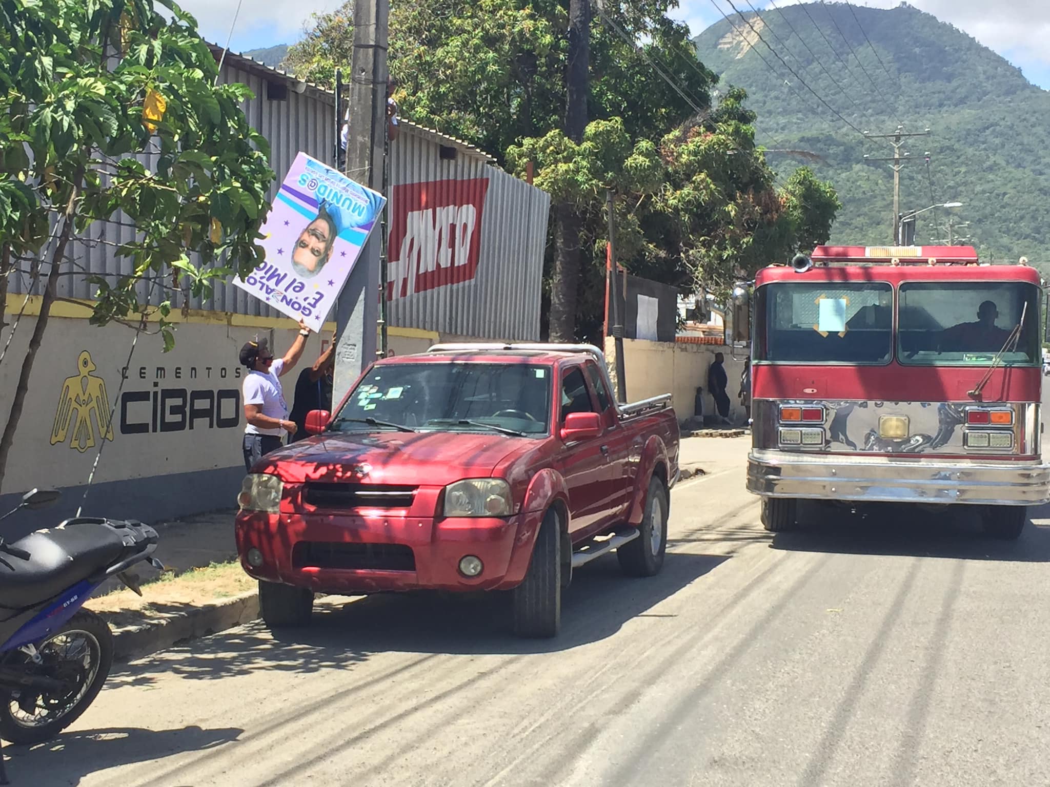 Ayuntamiento inicia retiro de vallas y afiches de ex candidatos pasadas elecciones para eliminar contaminación visual