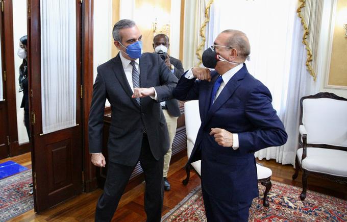 Abinader respira aire de Palacio