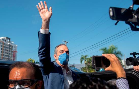 Luis Abinader asumirá el poder con grandes retos sanitarios y económicos