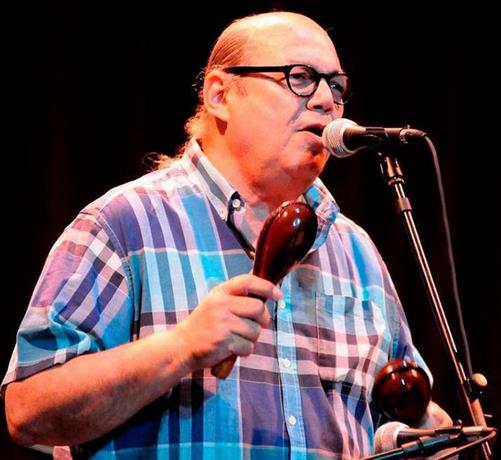 El virus apagó una estrella de la canción romántica: Víctor Víctor