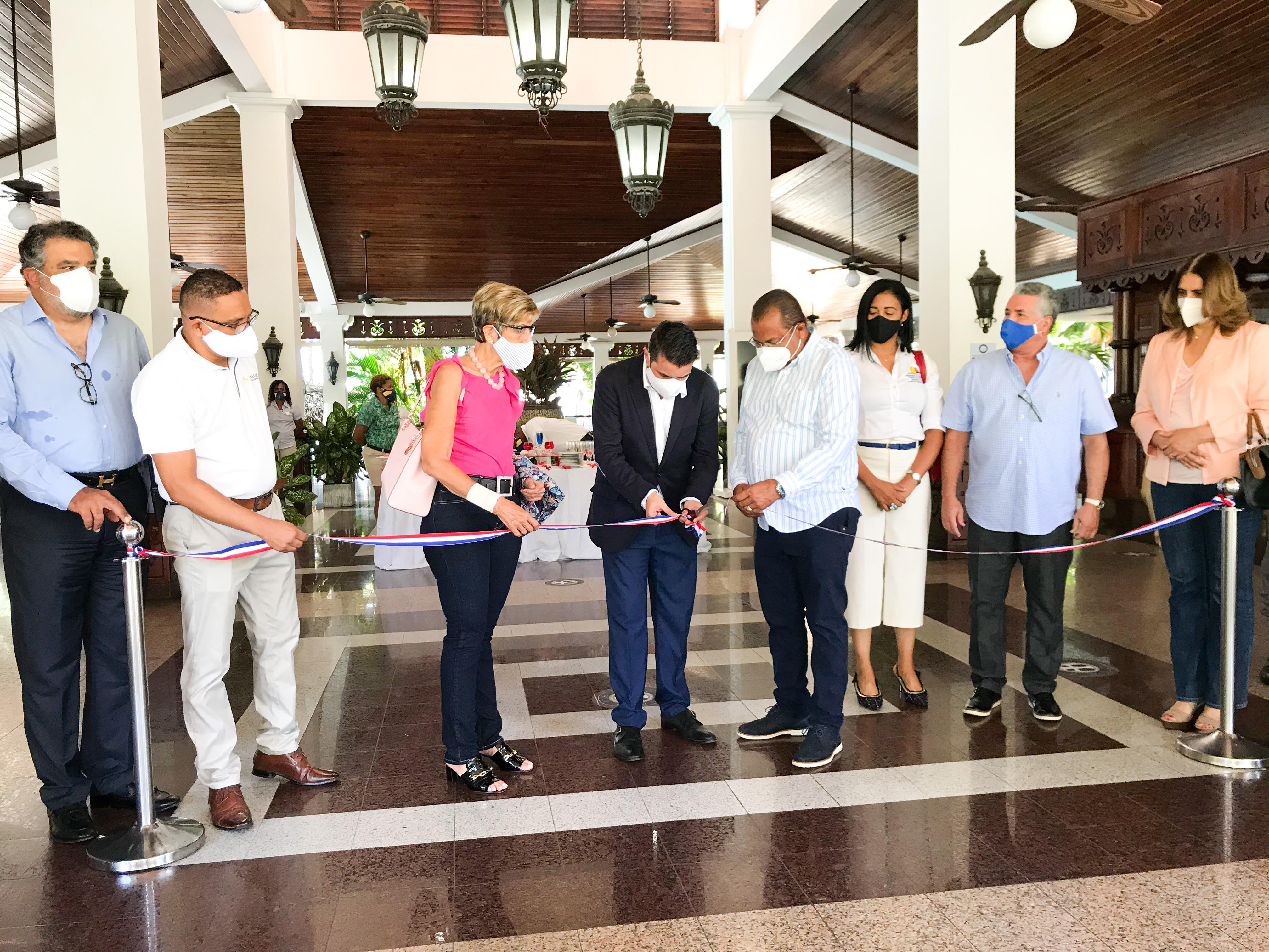 Senator primera cadena en recibir turistas en Puerto Plata