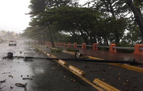Muerte, destrucción de viviendas y levantamiento de techos causa Isaías a su paso por RD