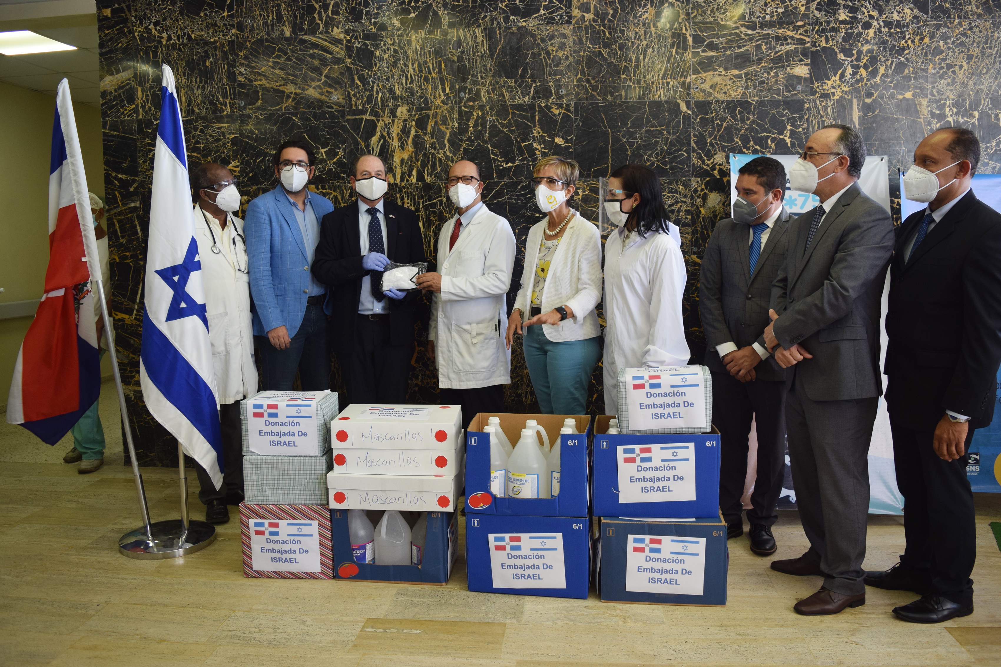 Embajador Israel entrega materiales para tratamiento del Covid-19 a Hospital Ricardo Limardo