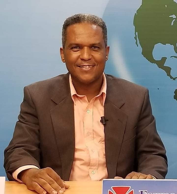 Ponen en posesión al nuevo director del Distrito Educativo 11-02