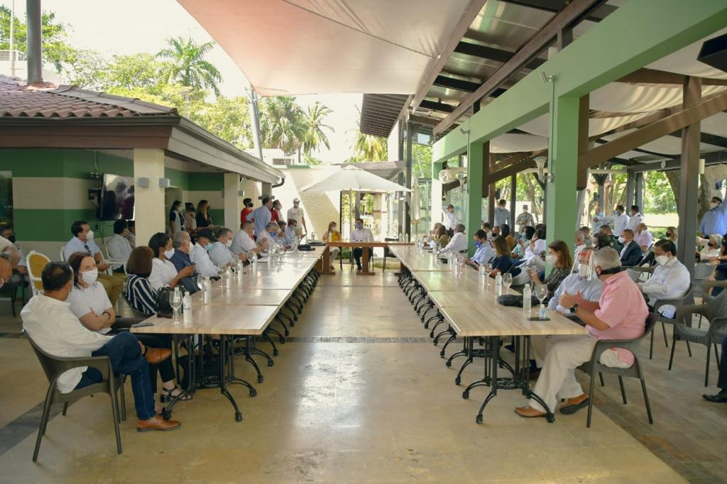 Ministro de Turismo visita Puerto Plata, se reune con empresarios hoteleros y asociaciones