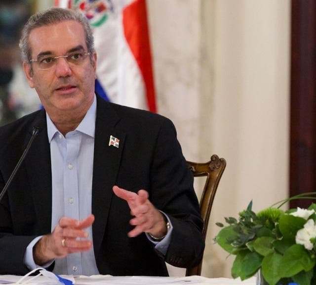 La vorágine de los dos meses de Abinader