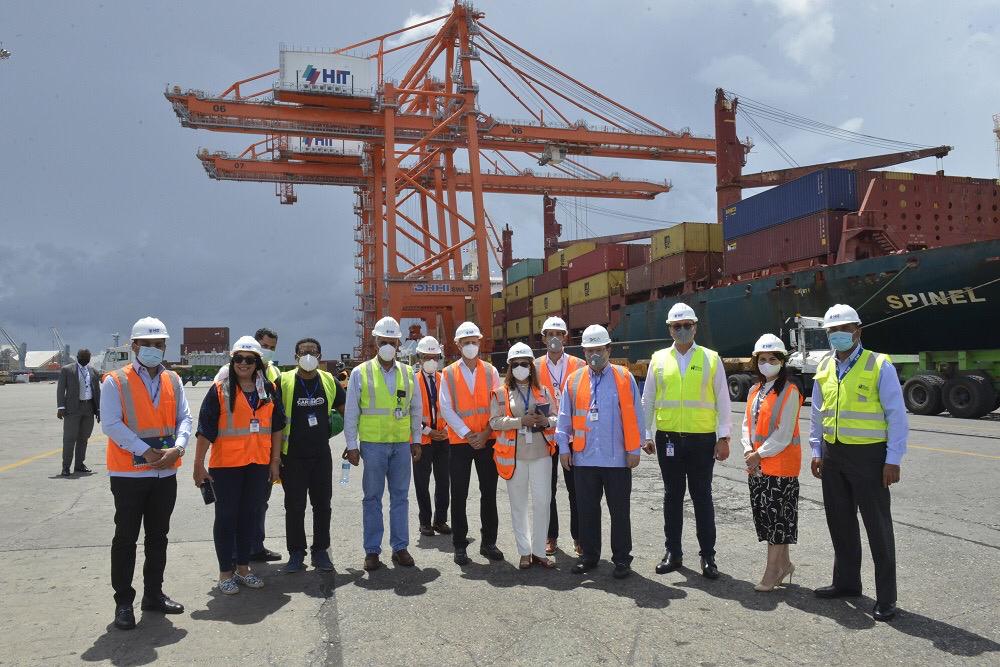 Director de Aduanas reafirma su compromiso con puertos del país