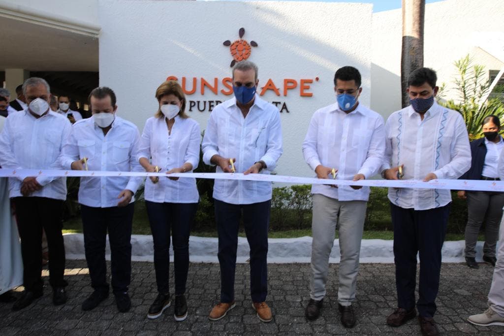 Recuperar los empleos perdidos y desarrollar el turismo, prioridades de Abinader en Puerto Plata