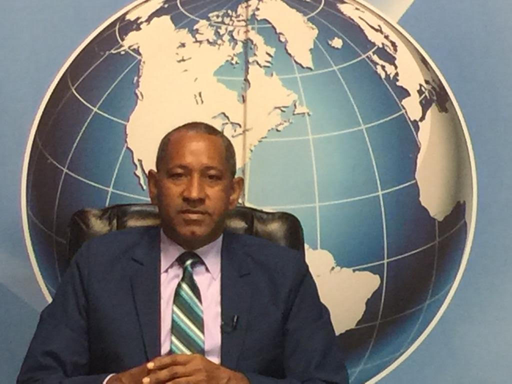 Medio Ambiente y la Armada Dominicana obligan paralización del dragado bahía de Puerto Plata