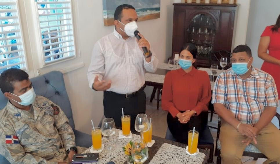 Directora regional de Turismo sostiene encuentro con seccional de ADOMPRETUR