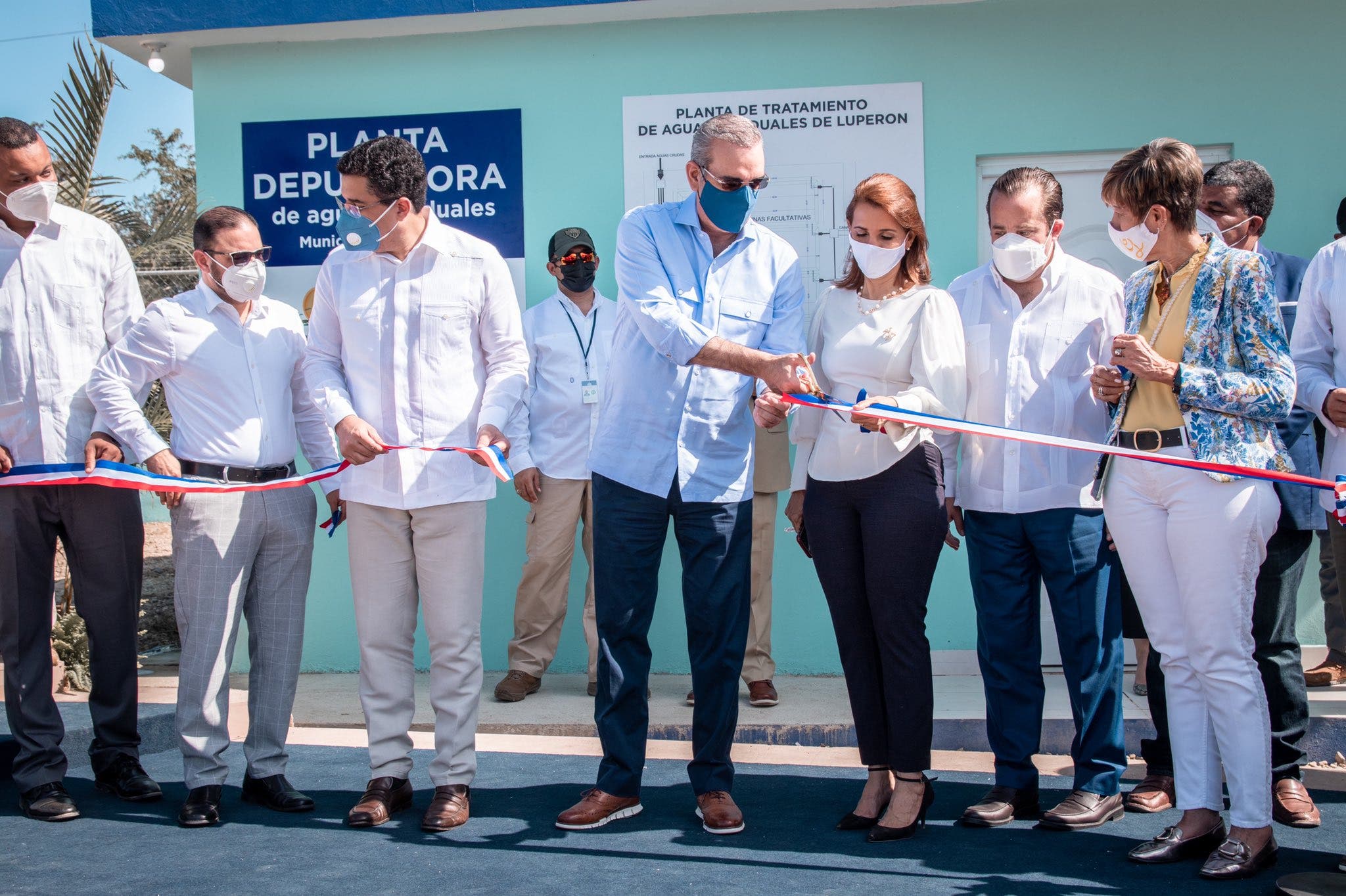 Abinader inaugura planta de tratamiento y sistema de aguas residuales en Puerto Plata