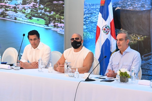 Abinader se reúne con Vin Diesel y el sector turístico en Puerto Plata