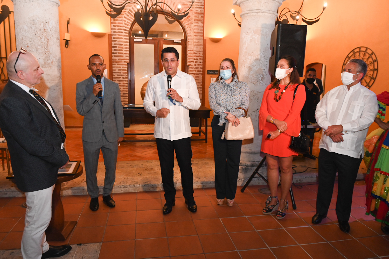 Ministro de Turismo agradece a periodistas franceses escogieran a RD para celebración de asamblea y conocer de sus encantos