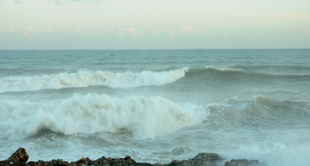 COE emite alerta verde en la costa norte por oleaje anormal y Onamet dice habrá lluvias