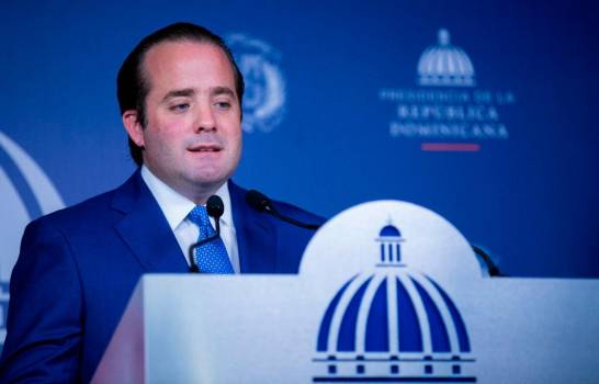 Funcionarios deberán rendir cuentas de dinero usado en viajes al exterior