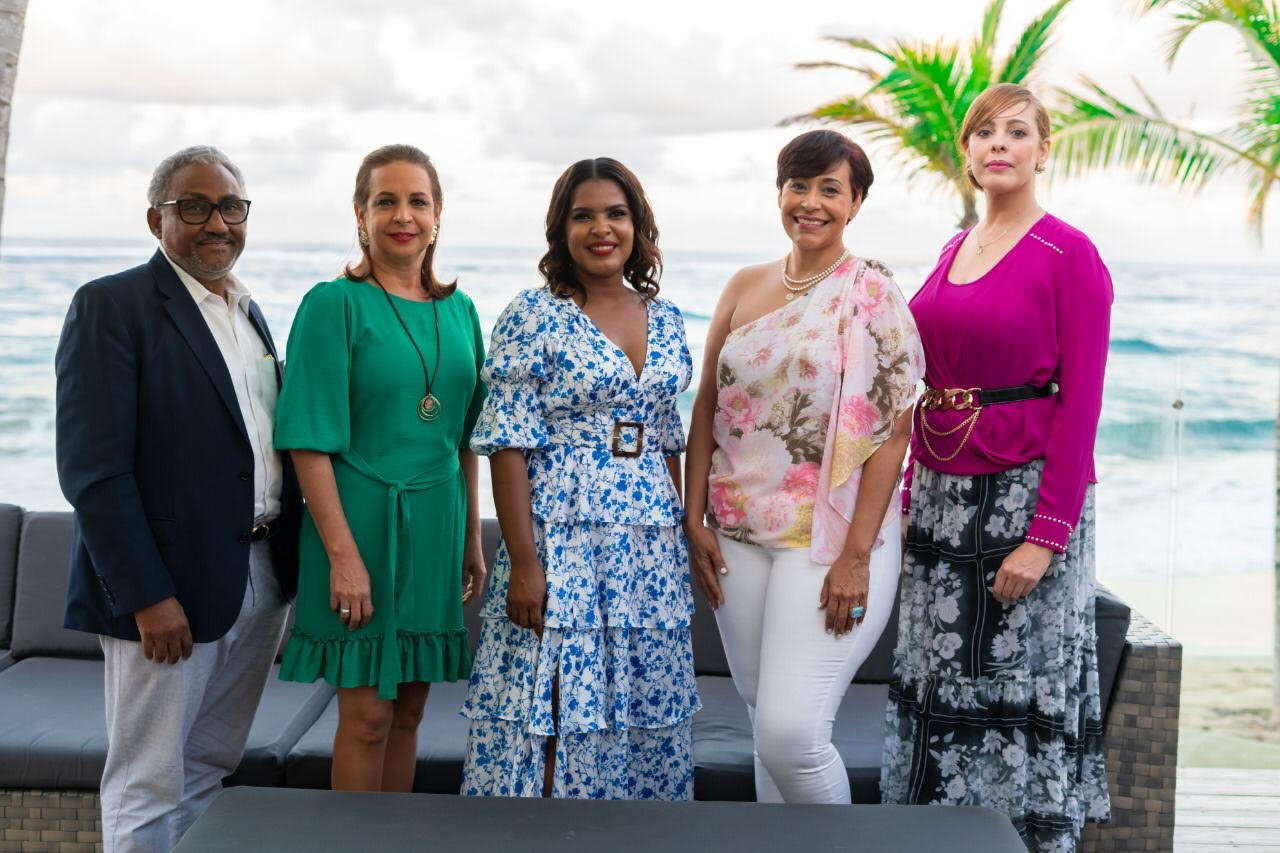 Revista Plus Magazine también circulará de modo virtual con inclusión de código QR