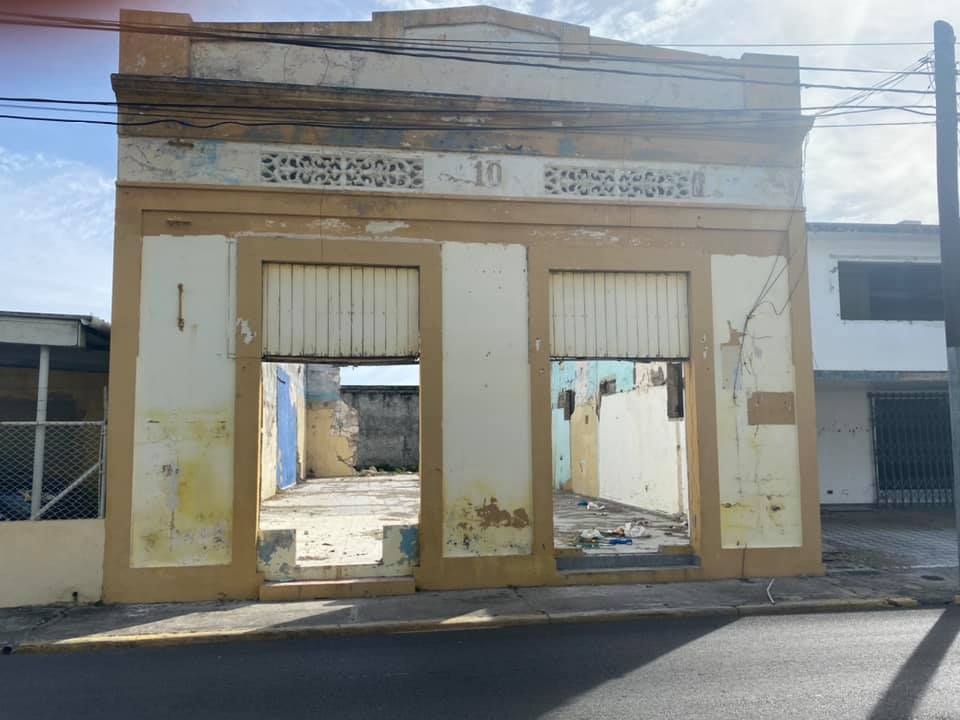 Piperos y la falta de mantenimiento de casas victorianas dan aspecto horroroso a parte baja del Centro Histórico de Puerto Plata; piden autoridades actúen