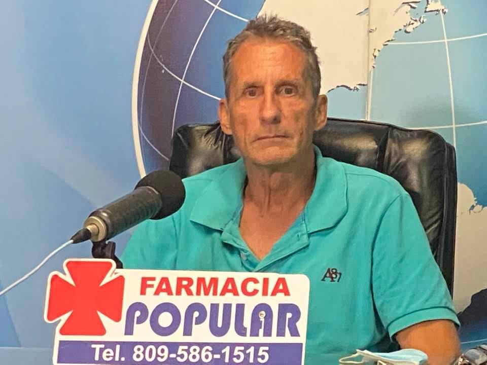 Hotelero Mitchel Gay denuncia supuesta corrupción y soborno en compra de terrenos para cementerio en área protegida de Laguna de Cabarete