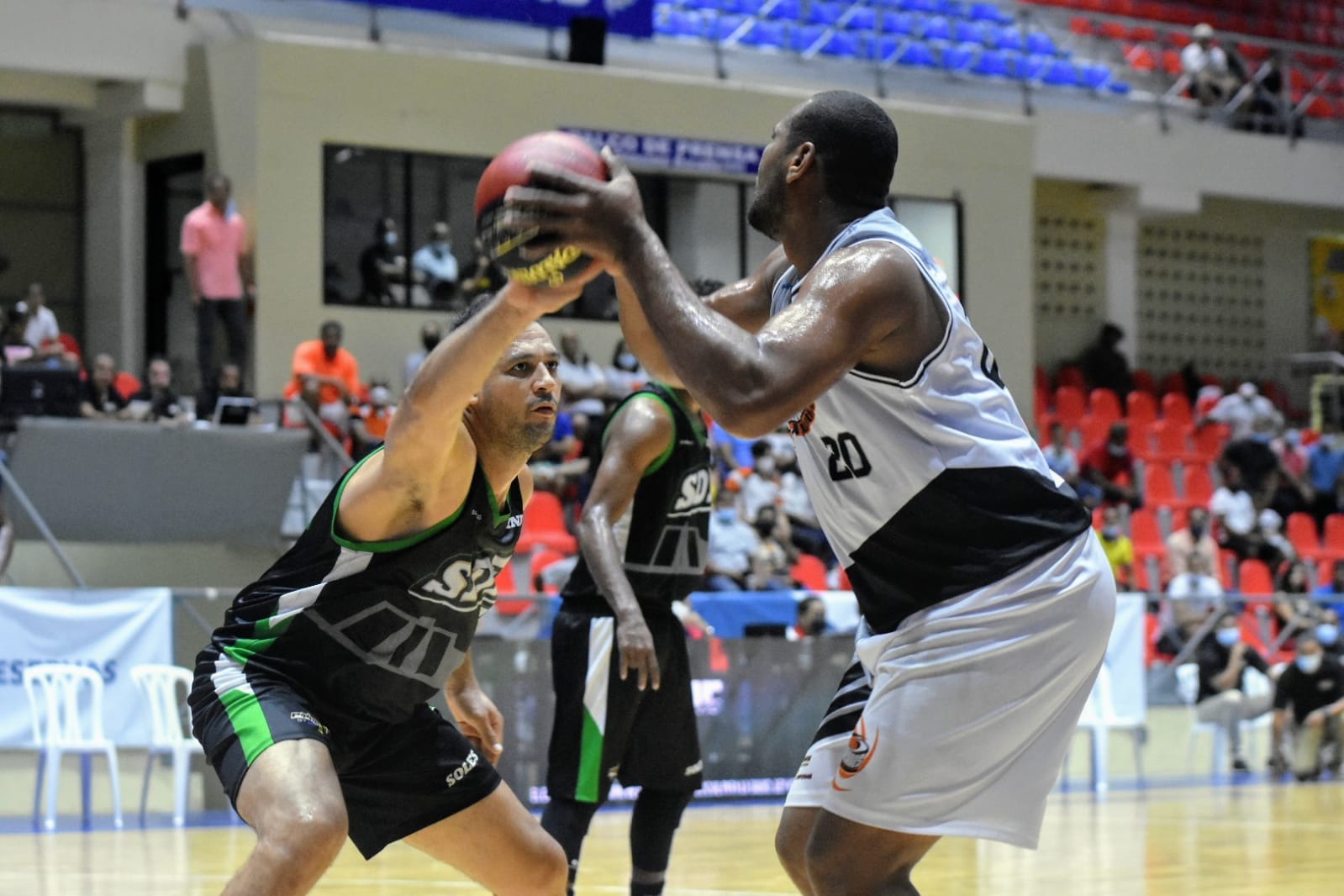Huracanes del Atlántico imponen su furia ante los Soles de SDE