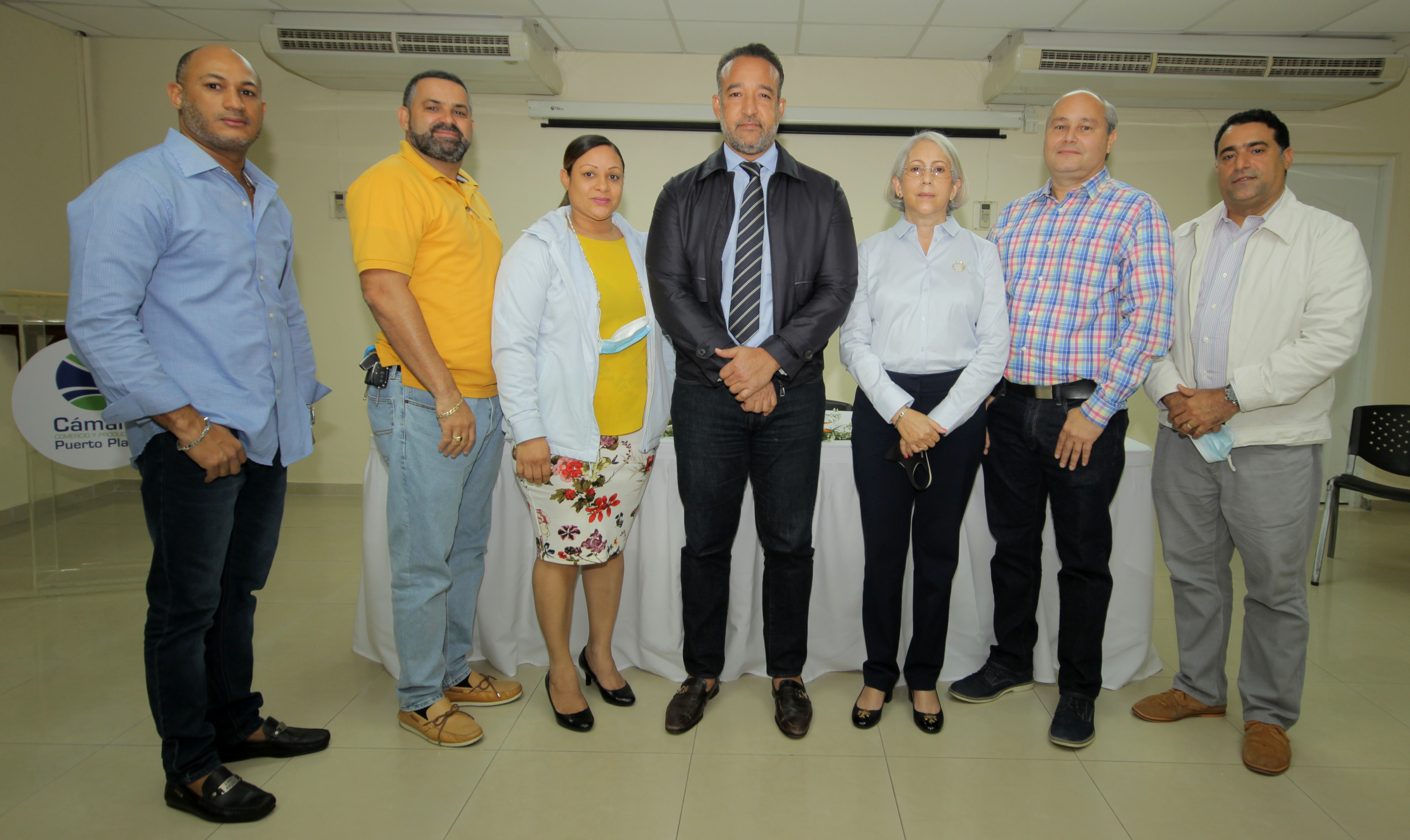Asociación de Dueños de Farmacias de Puerto Plata denuncia Salud Publica incumple ley en cuanto a distancia entre las mismas