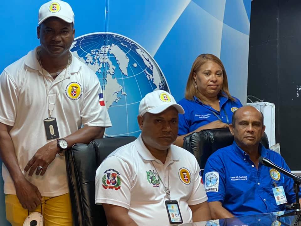 Organizaciones que agrupan a artesanos denuncian que sectores que no identifican tienen un plan para privatizar la playa de Sosúa y desplazar a sus miembros