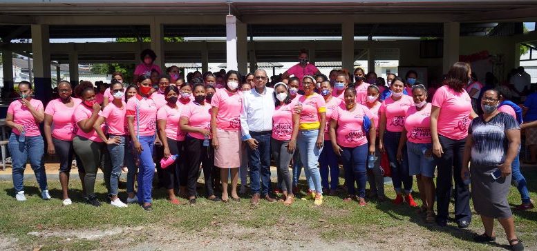 Zona Franca Industrial Puerto Plata orienta a empleadas sobre el cáncer de mama