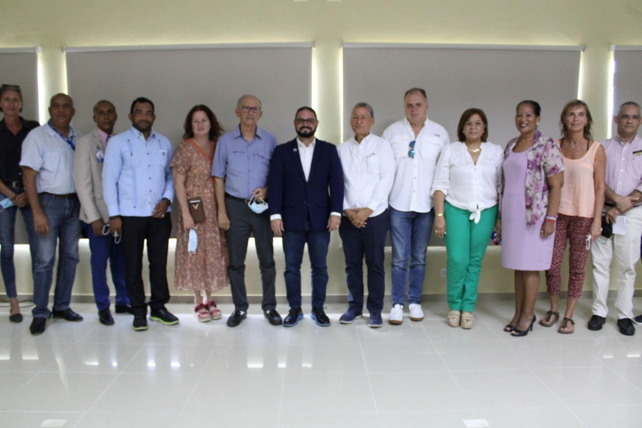 Director CORAAPPLATA se reúne con empresarios turístico de Sosúa y Cabarete