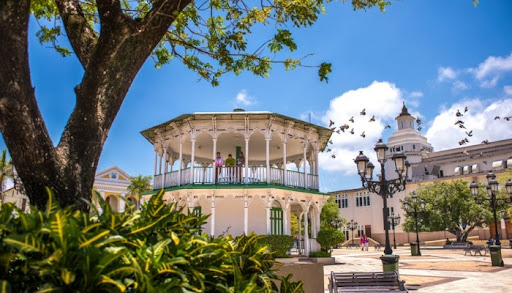 Restaurantes del centro Histórico de Puerto Plata deben reabrir sus puertas a los miles de cruceristas que están arribando a este destino