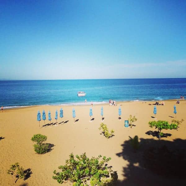 Demandan de Medio Ambiente ordenar destrucción de rompeolas en Cabarete que amenaza con hacer desaparecer playas