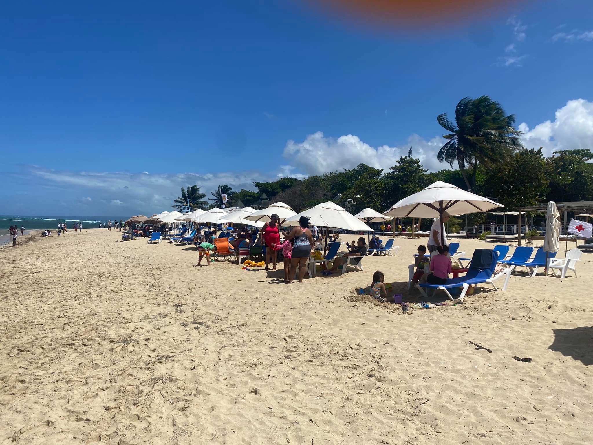 Cayó este Viernes Santo afluencia de bañistas a playas del malecón, donde se registró gran cantidad de miembros de organismos de seguridad