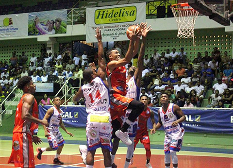 ¡Salto al Centro! Llegó el Baloncesto de Puerto Plata