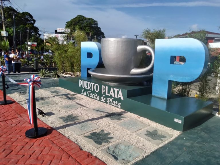 Alcaldía entrega remodelado el parque La Javilla, sector Invi