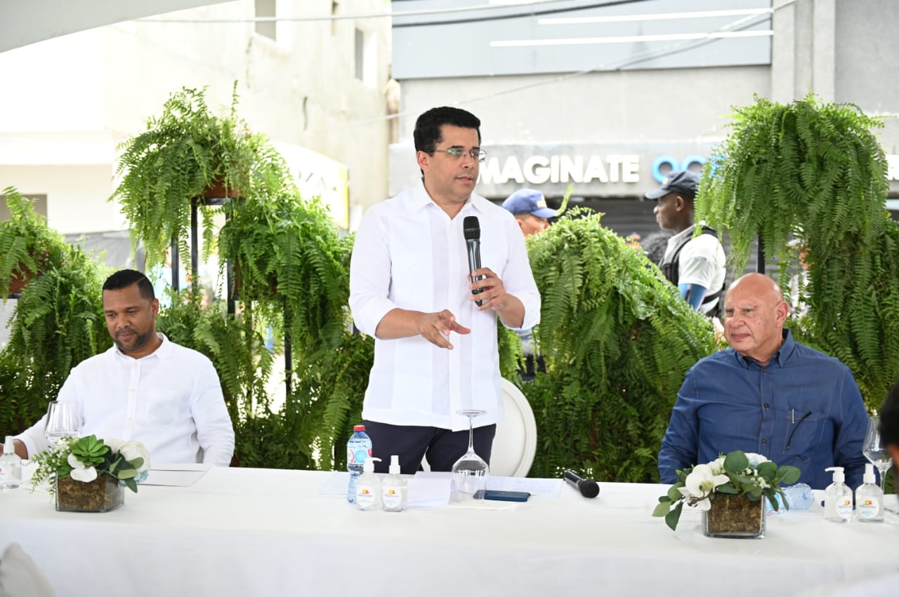 Mitur y comunitarios de Las Terrenas aprueban construcción Pueblo Los Pescadores en mismo lugar que estaba