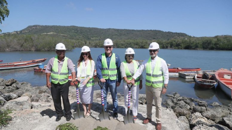 Gobierno inicia construcción de muelles en Luperón