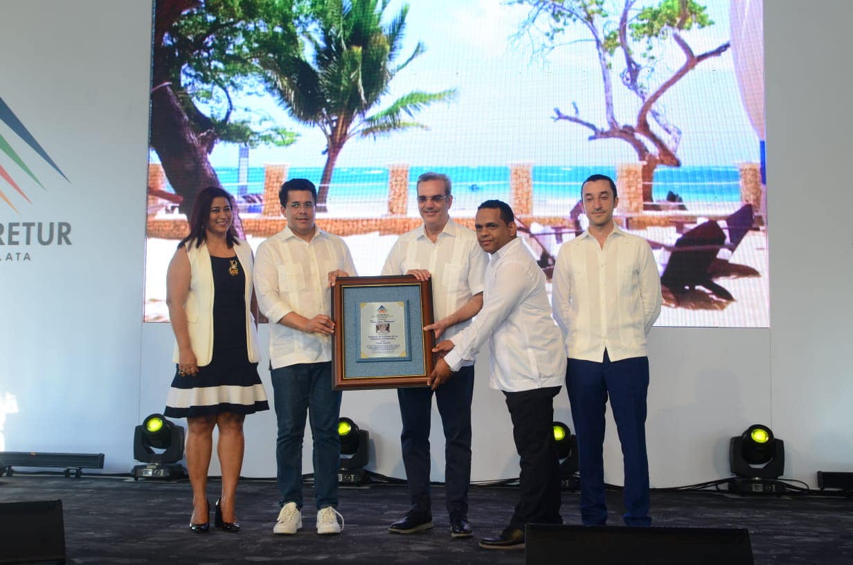 Ministro de Turismo anuncia rescate Playa de Sosúa, tercera fase revitalización del Centro Histórico, construcción de sede de filial de ADOMPRETUR con una inversión de más de RD$800.0 millones