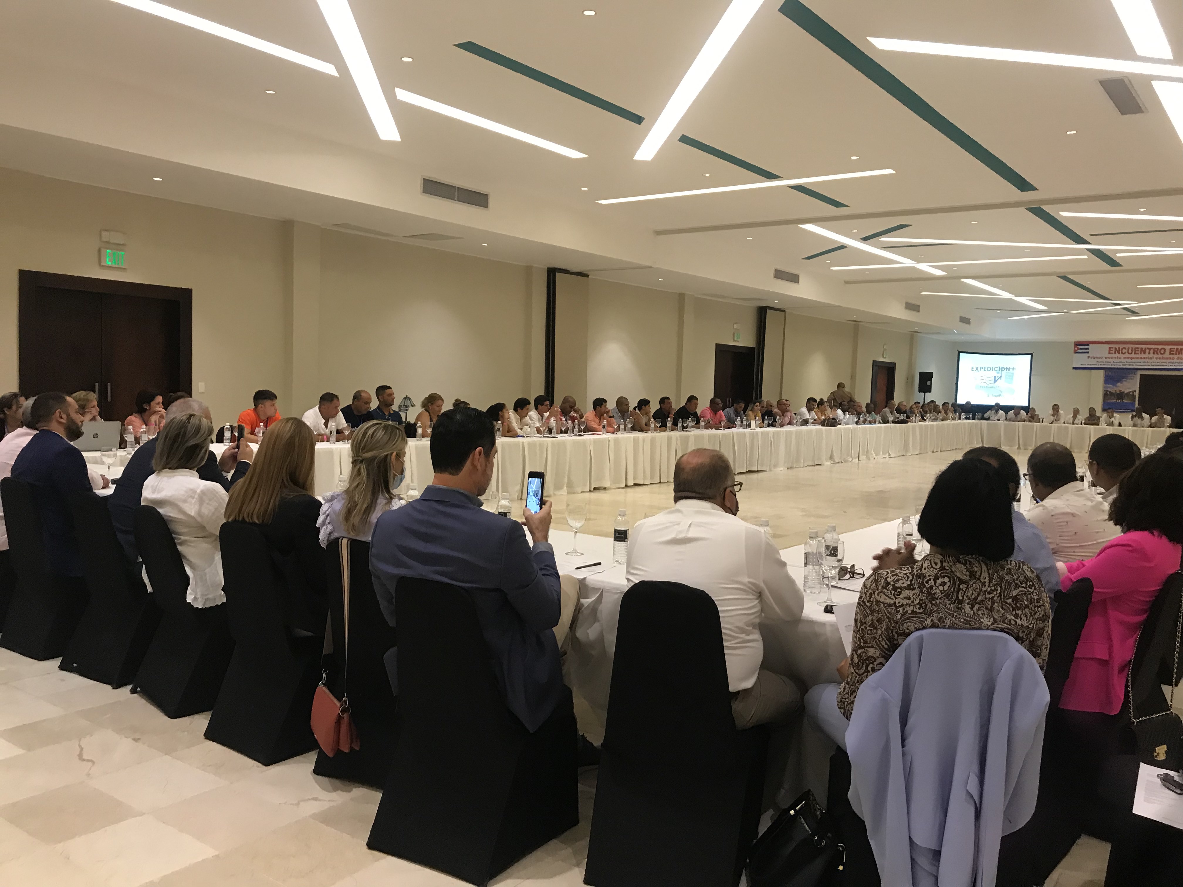 Empresarios de Cuba y República Dominicana se reúnen en Puerto Plata; buscan establecer negocios bilaterales