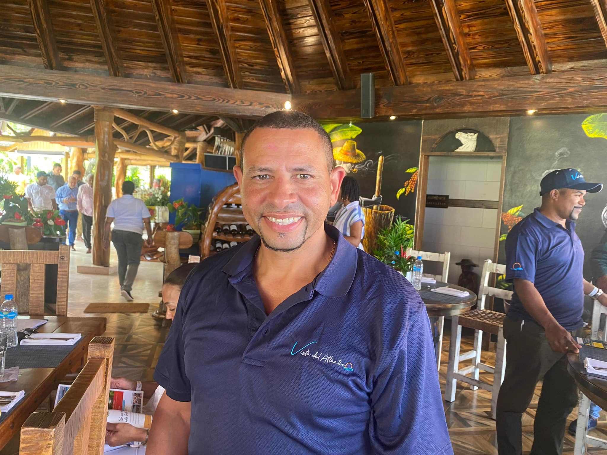 Empresario puertoplateño dueño de cadena de Supermercados American Food Basquet llevará 180 fanáticos a exaltación de David Ortiz