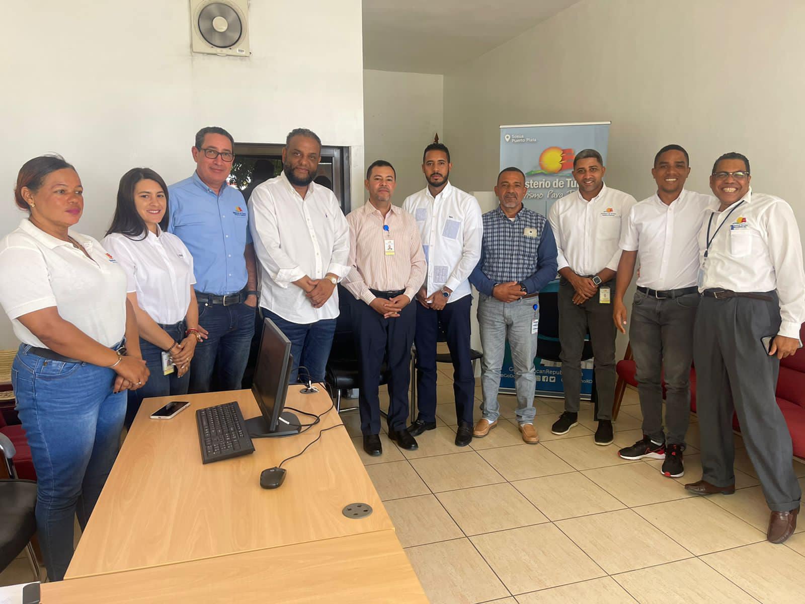 Posesionan nuevos encargados, enlace comunitario e inspector de Turismo en Sosúa