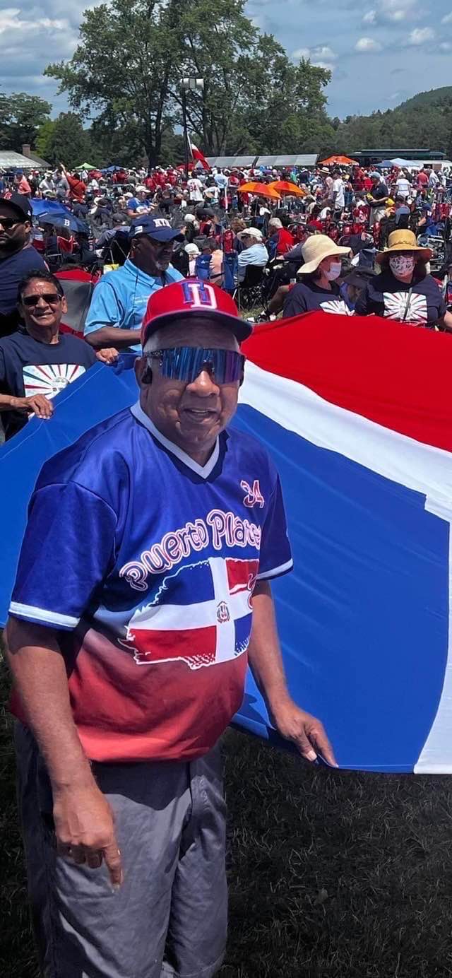 Victor Ortega gran cultivador de amigos y propagador de altruismo es un personaje puertoplateño de altos kilates