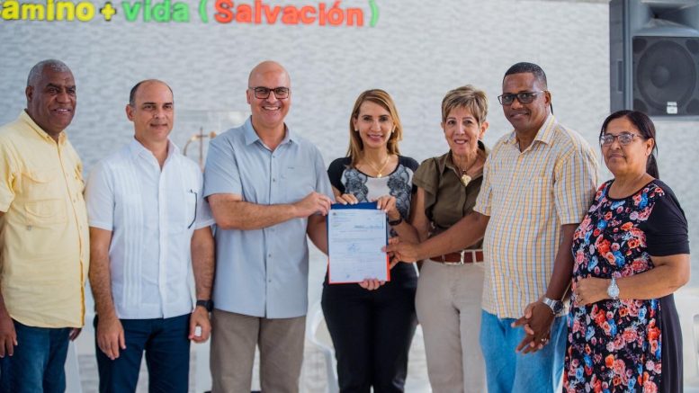 Gobierno entrega RD$5 millones para conclusión de dos iglesias en Cabarete y Sabaneta de Yásica
