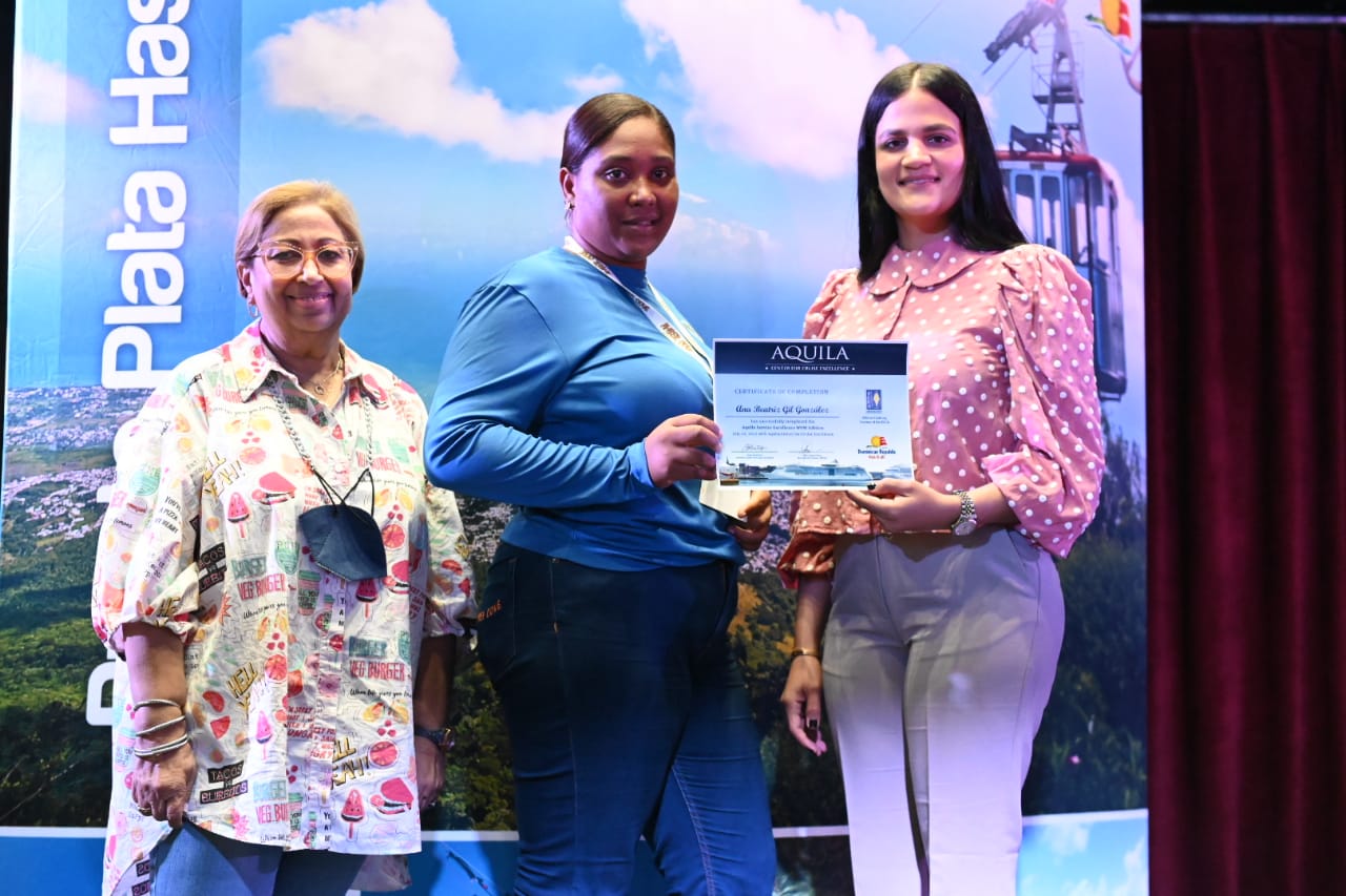 MITUR imparte taller por excelencia en servicios que reciben cruceristas en Puerto Plata
