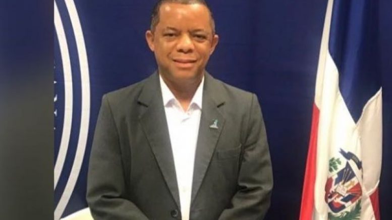 Director hospital Ricardo Limardo aclara madre dio a luz en carro fue asistida