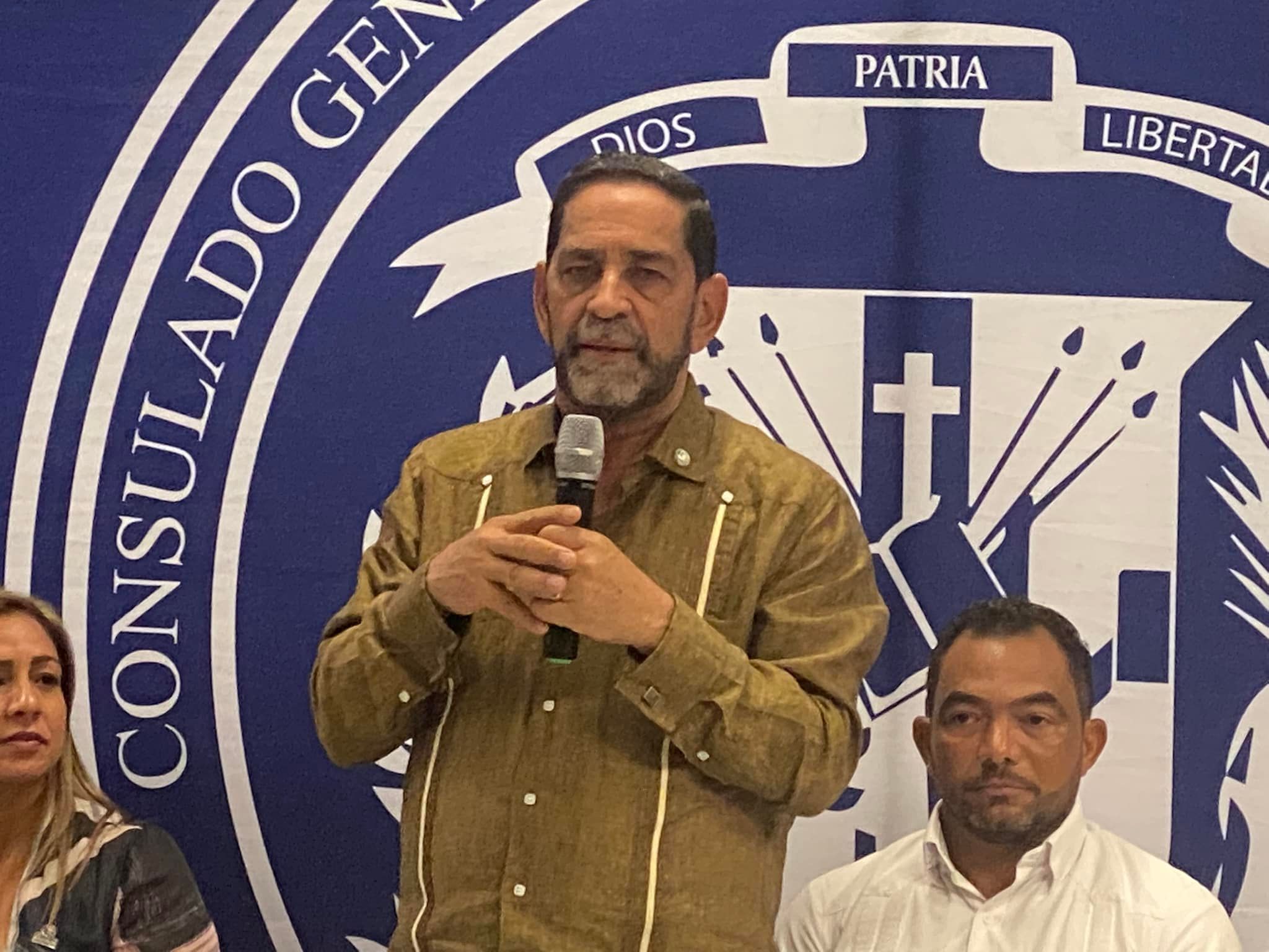 Cónsul Eligio Jáquez revela que de nueve nacionalizaciones mensuales hechas en el 2020 en el presente año se han otorgado 352