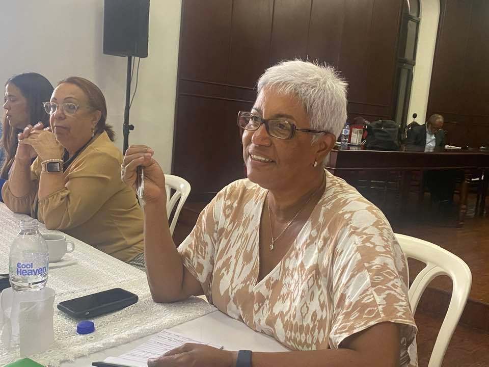 Periodista Altagracia Salazar encabeza conversatorio sobre Medios de Comunicación y Seguridad Ciudadana en Puerto Plata