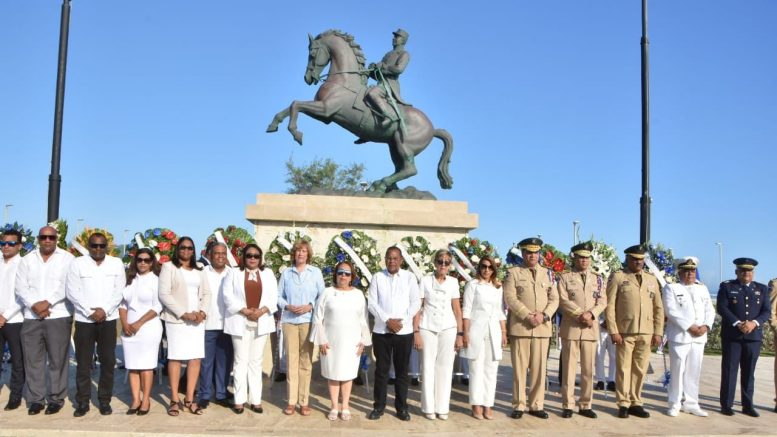 Autoridades rinden honor a Gregorio Luperón