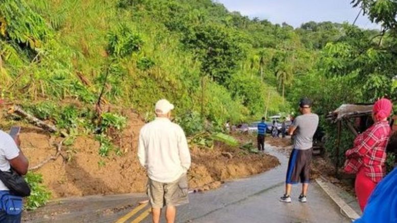 Tránsito por carretera turística Gregorio Luperón afectado por deslizamiento de tierra